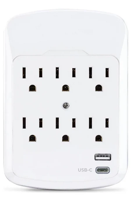 Cyber Power 6 Outlet Surge Protector With USB