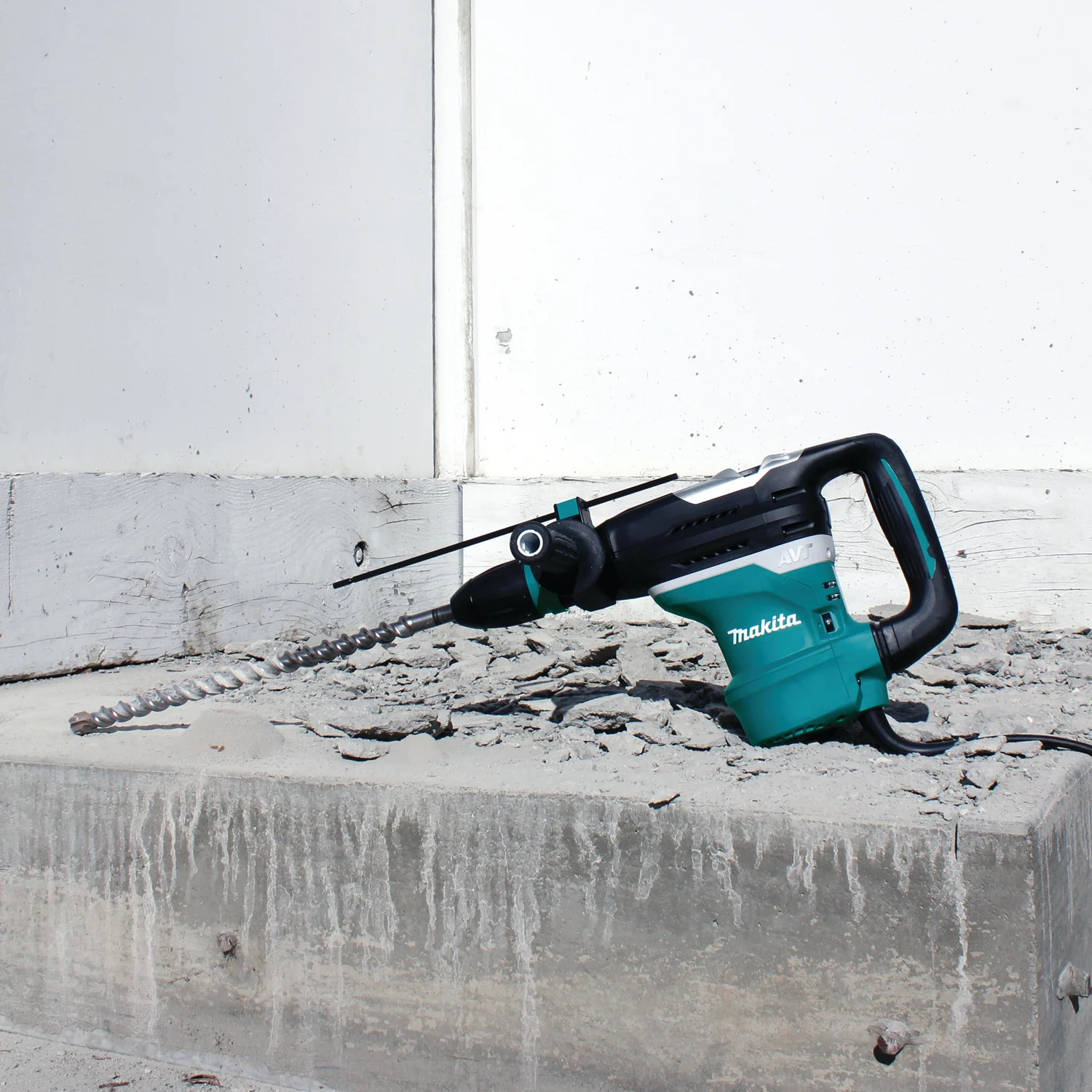 Makita Rotary Hammer 1 9/16 Inch Factory Serviced - Image 5