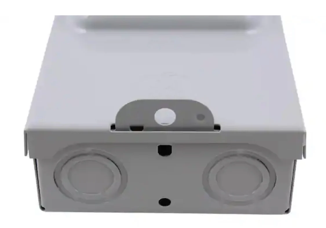GE 30-Amp 120/240-Volt Fused AC Disconnect - Damaged Box - Image 4