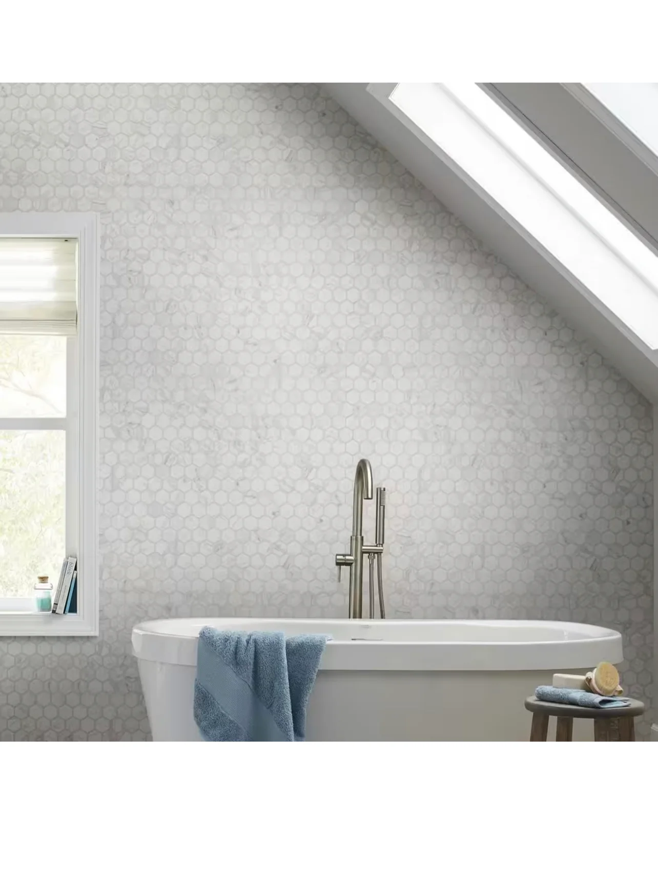 Lifeproof Carrara 10 in. x 12 in. x 6.35mm Ceramic Hexagon Mosaic Floor and Wall Tile (9.72 sq. ft./Case) - Image 2