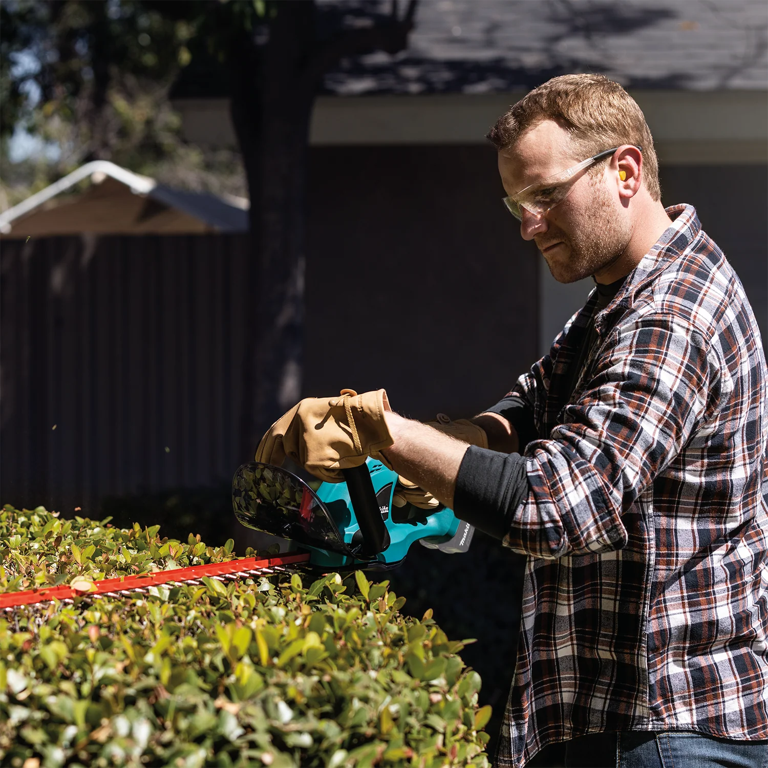 Makita 18 Volt LXT Lithium Ion Cordless 22 Inch Hedge Trimmer Factory Serviced  Tool Only - Image 9