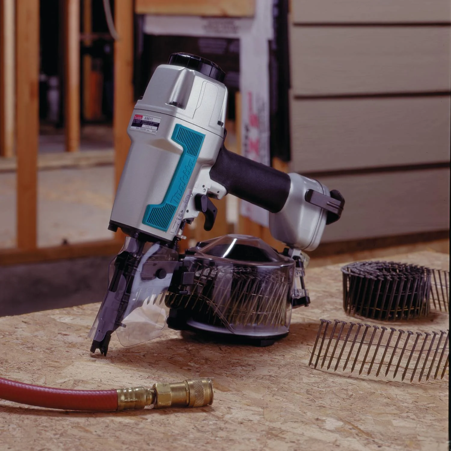 Makita 2 1/2 Inch Siding Coil Nailer Factory Serviced - Image 2