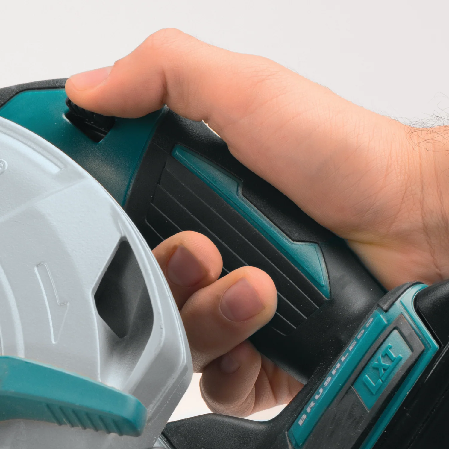 Makita 18 Volt  6.5 Inch Brushless Cordless Circular Saw Factory Serviced Tool Only - Image 4