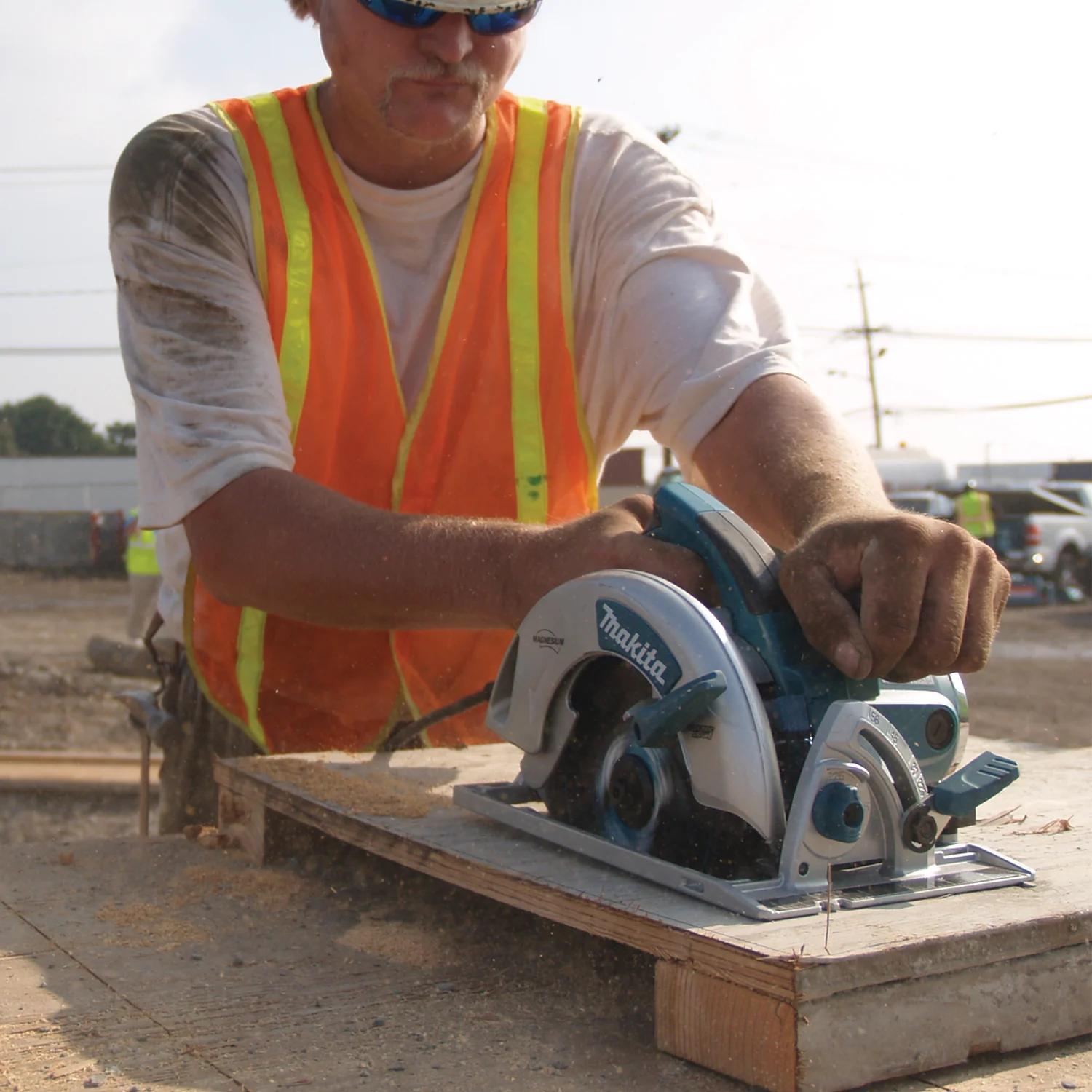 Makita Magnesium 7 1/4 Inch Circular Saw Recondtioned - Image 4