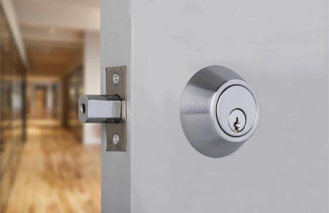 Universal Hardware  Industrial Duty Commercial Single Cylinder Deadbolt, UL 3-Hr Fire ANSI Grade 1, Satin Chrome Finish Damaged Box - Image 2