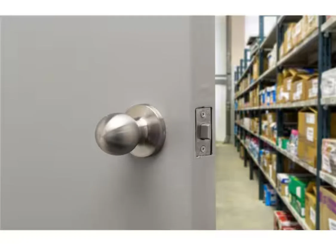 Universal Hardware Light Duty Commercial Passage (Hall/Closet) Knob, UL 3-Hr Fire ANSI Grade 2, Satin Chrome Finish - Image 2